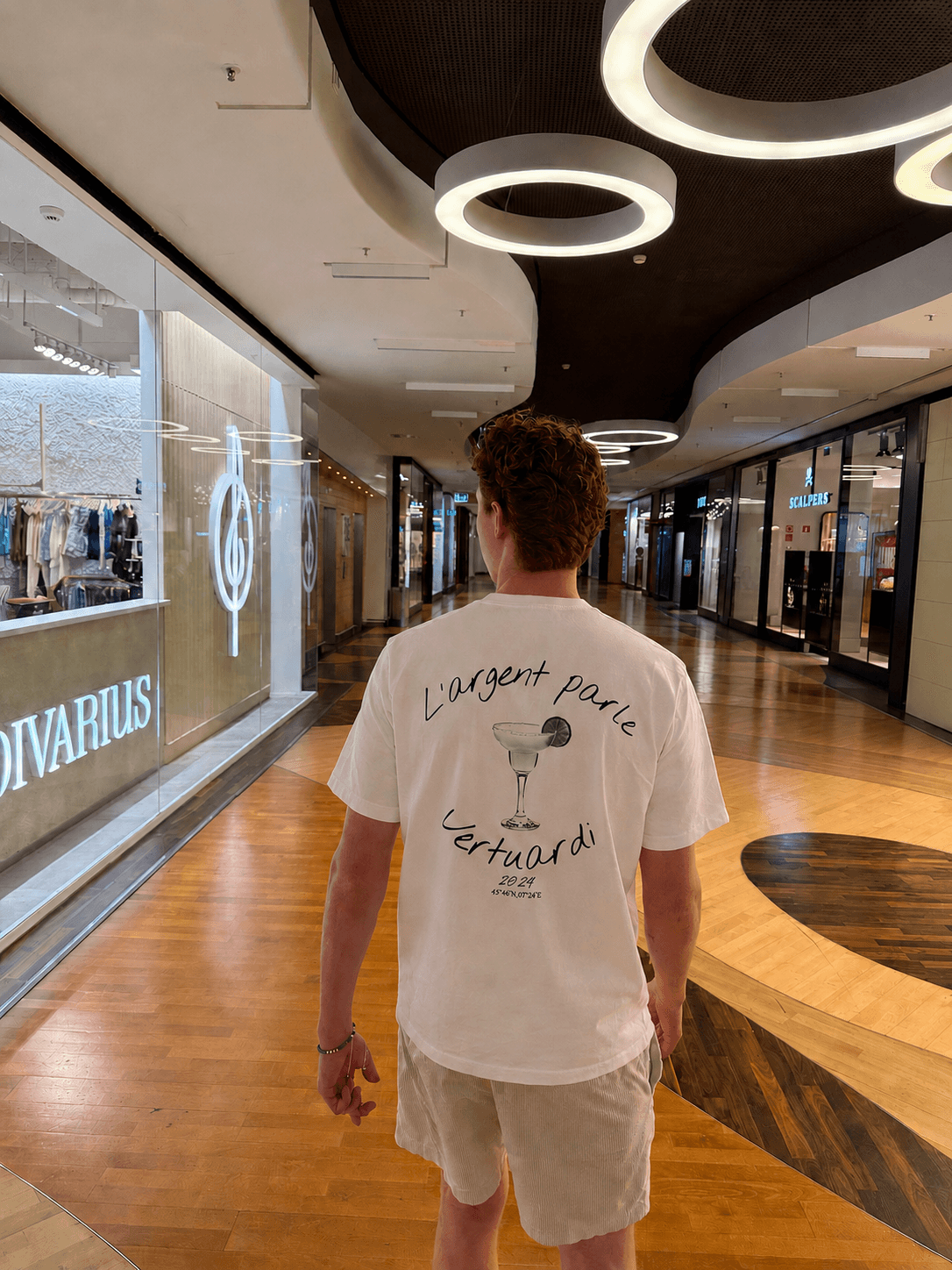 Vertuardi Club Tee i bruk